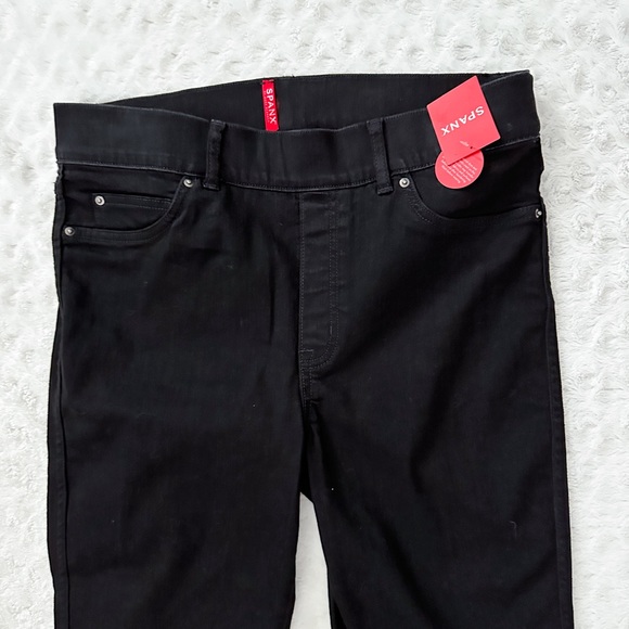 NWT- SPANX Mid Rise Black Pull On Skinny Jean - Picture 8 of 15